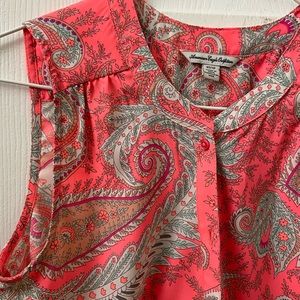 Pretty floral tank ✨